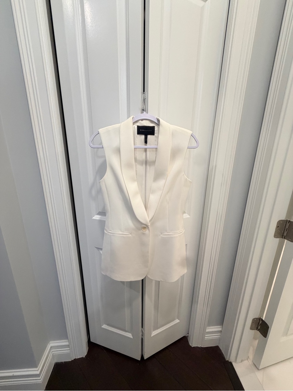 BCBGMaxAzria Cream Sleeveless Blazer Vest